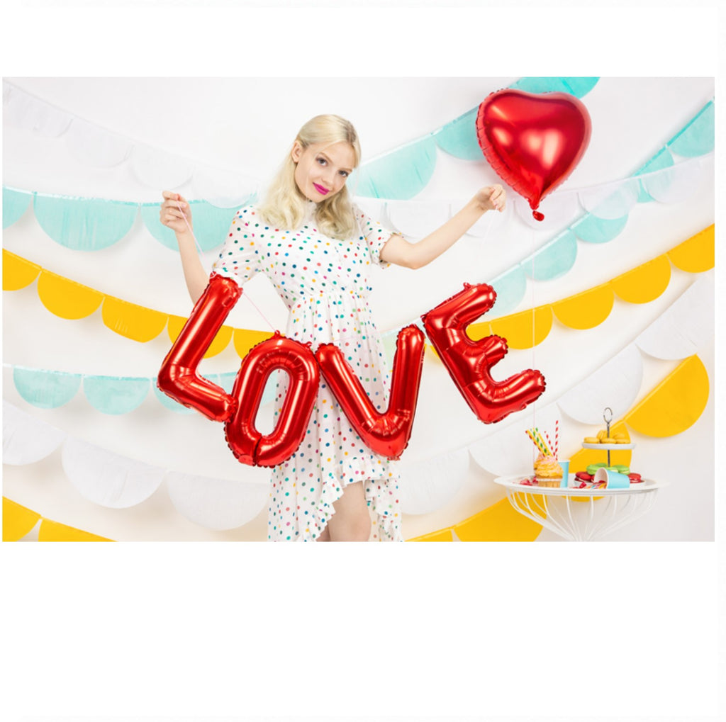 Schriftzug Love rot